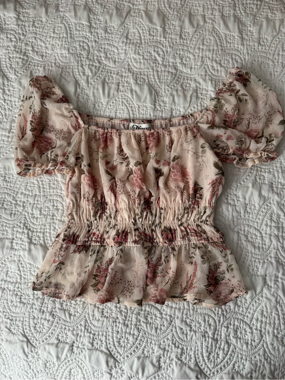 Trixxi Rose Floral Off-Shoulder Puff Sleeve Peplum Top